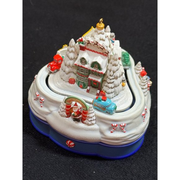 2007 Candy Cane Lane (Candy Cane Lane) Hallmark Keepsake Christmas Tree - Picture 12 of 15